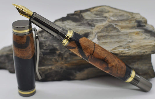 Grapevine and Resin Fountain Pen